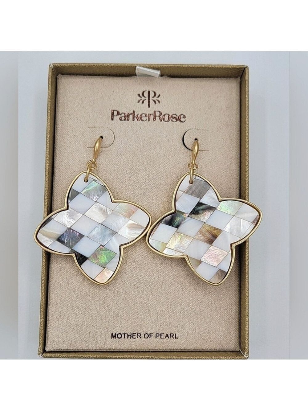 Mother of Pearl Earrings NWT #2372